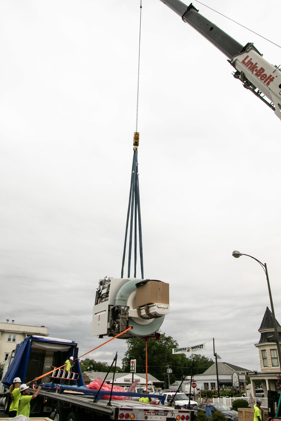 S & S Rigging Crew installs MRI Culpeper